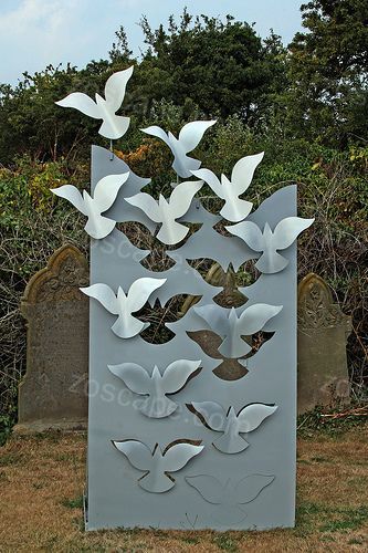 Birgitte Lutfy's board Sculpture 白鸽雕塑
